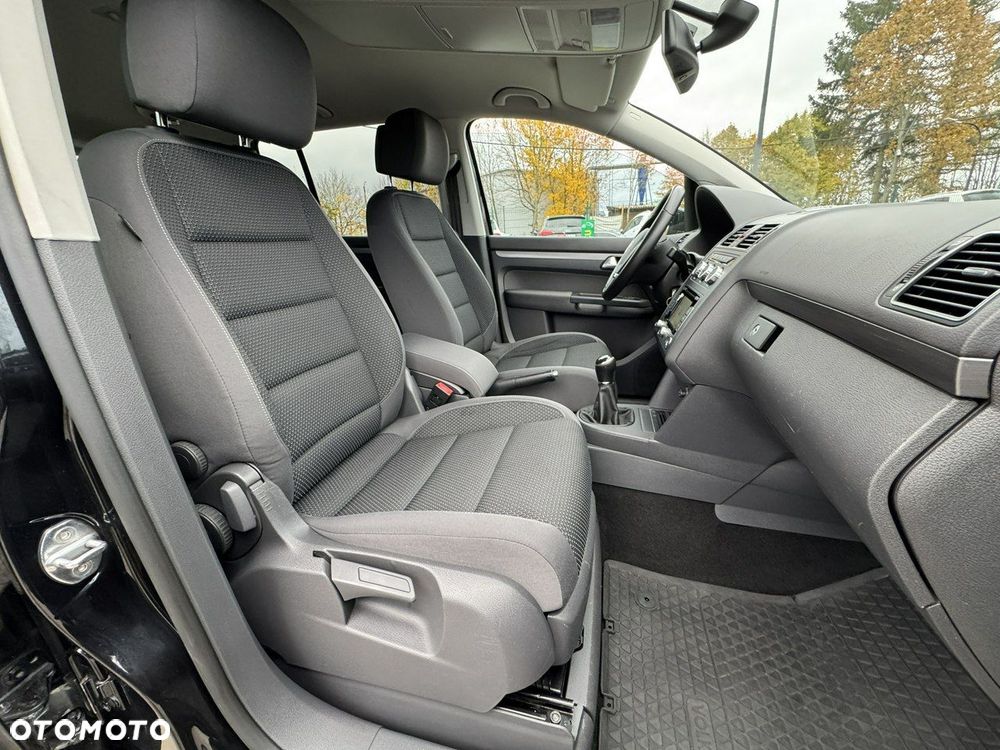 Volkswagen Touran 1.6 TDI DPF BlueMotion Technology Highline - 35