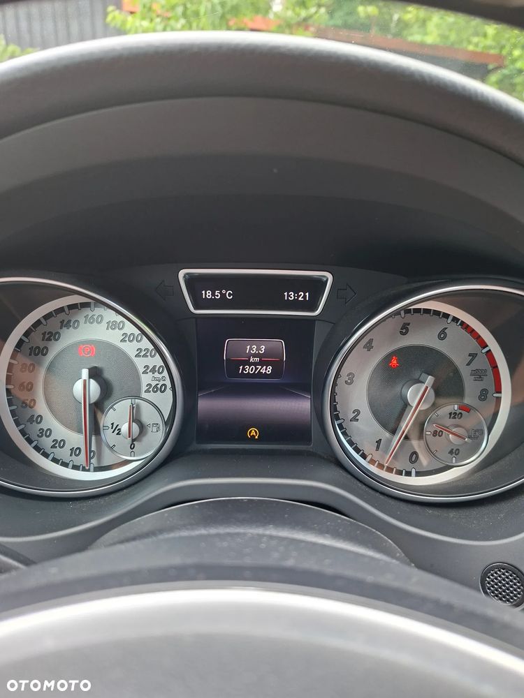 Mercedes-Benz GLA - 11