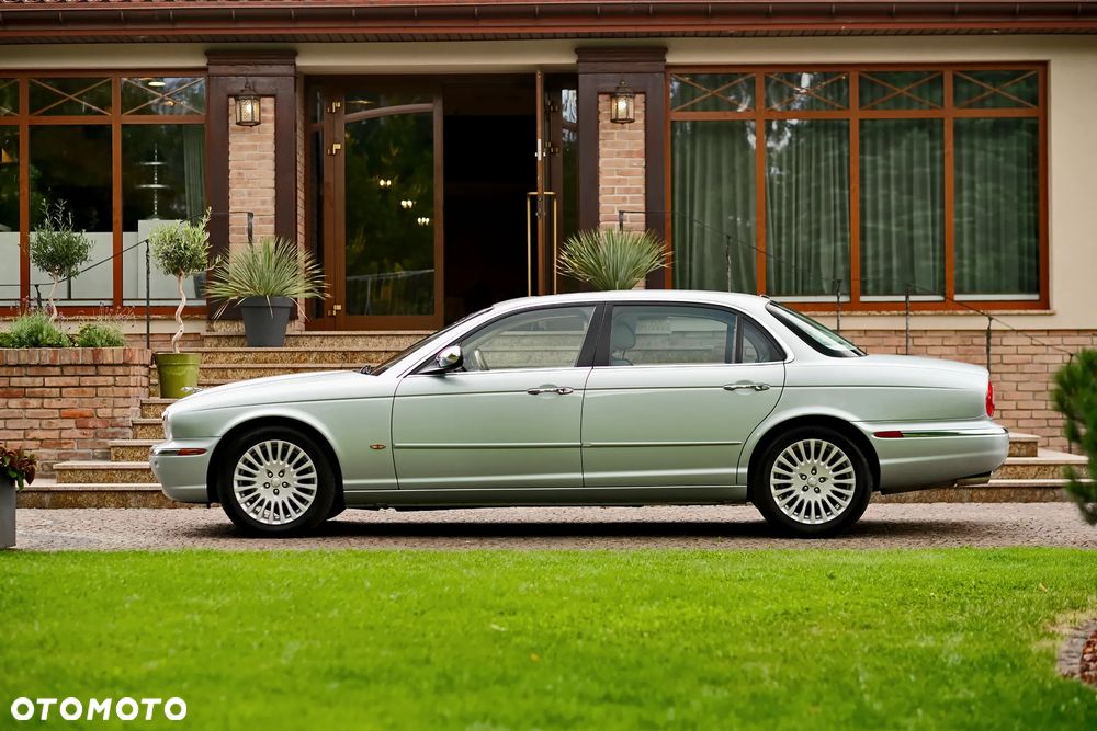 Jaguar XJ XJ8 4.2 LWB - 9