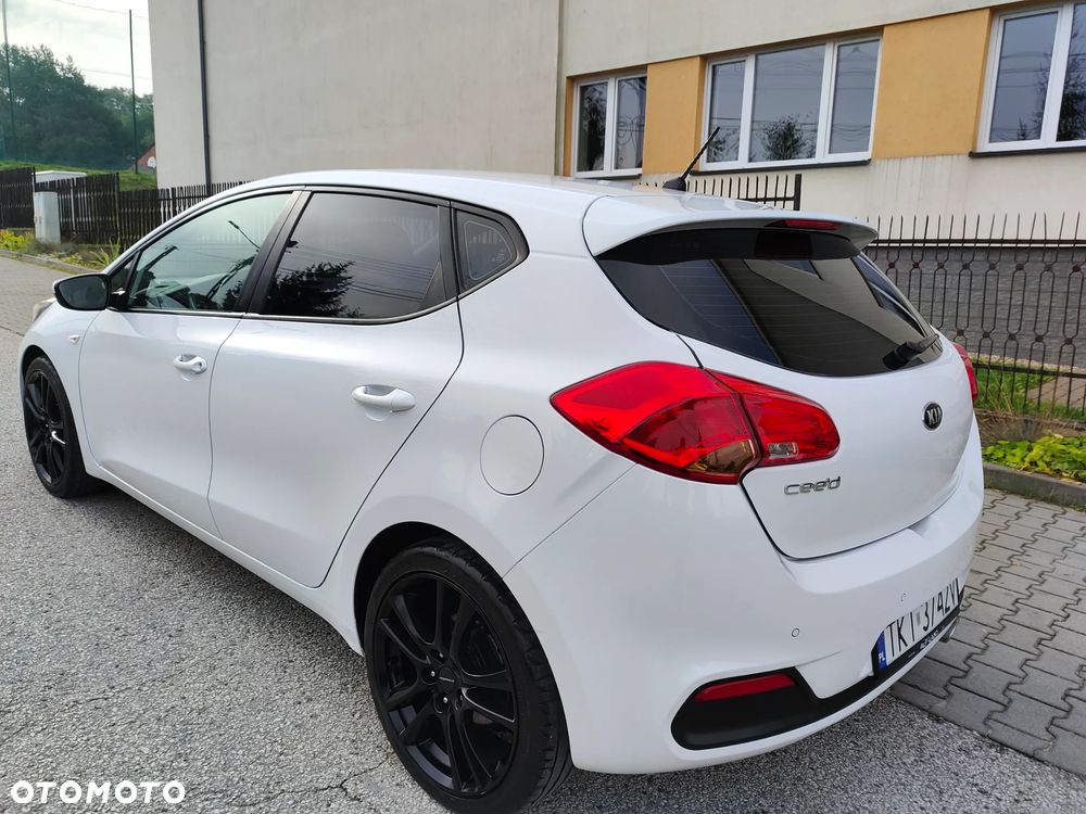 Kia Ceed - 36