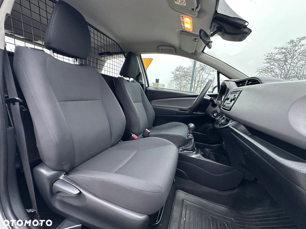 Toyota Yaris 1.5 Active - 12