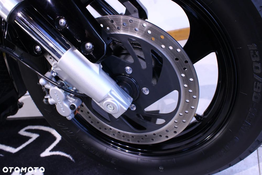 Suzuki Intruder - 28