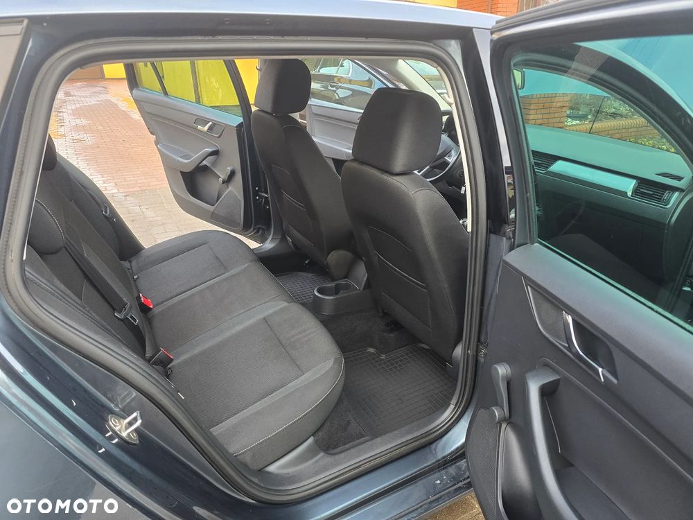 Skoda RAPID 1.2 TSI Ambition - 18