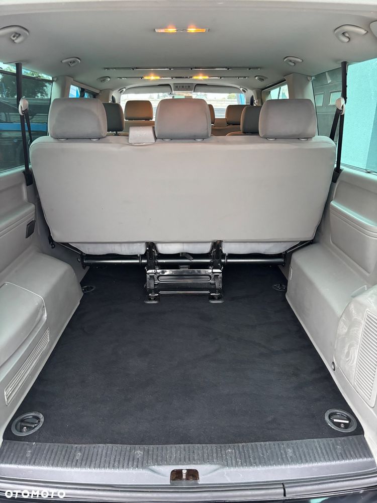 Volkswagen Caravelle - 14