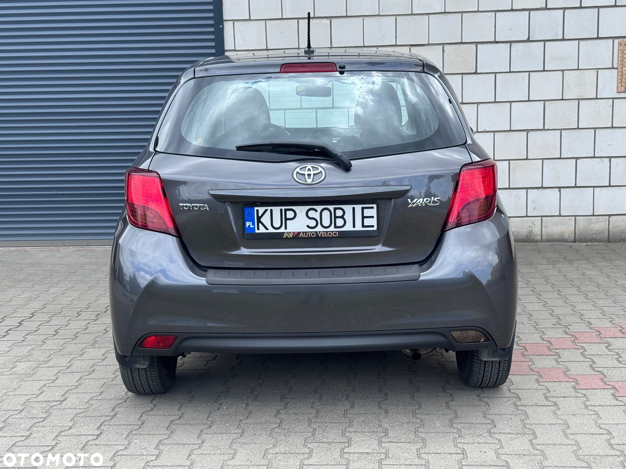 Toyota Yaris 1.0 Premium - 16