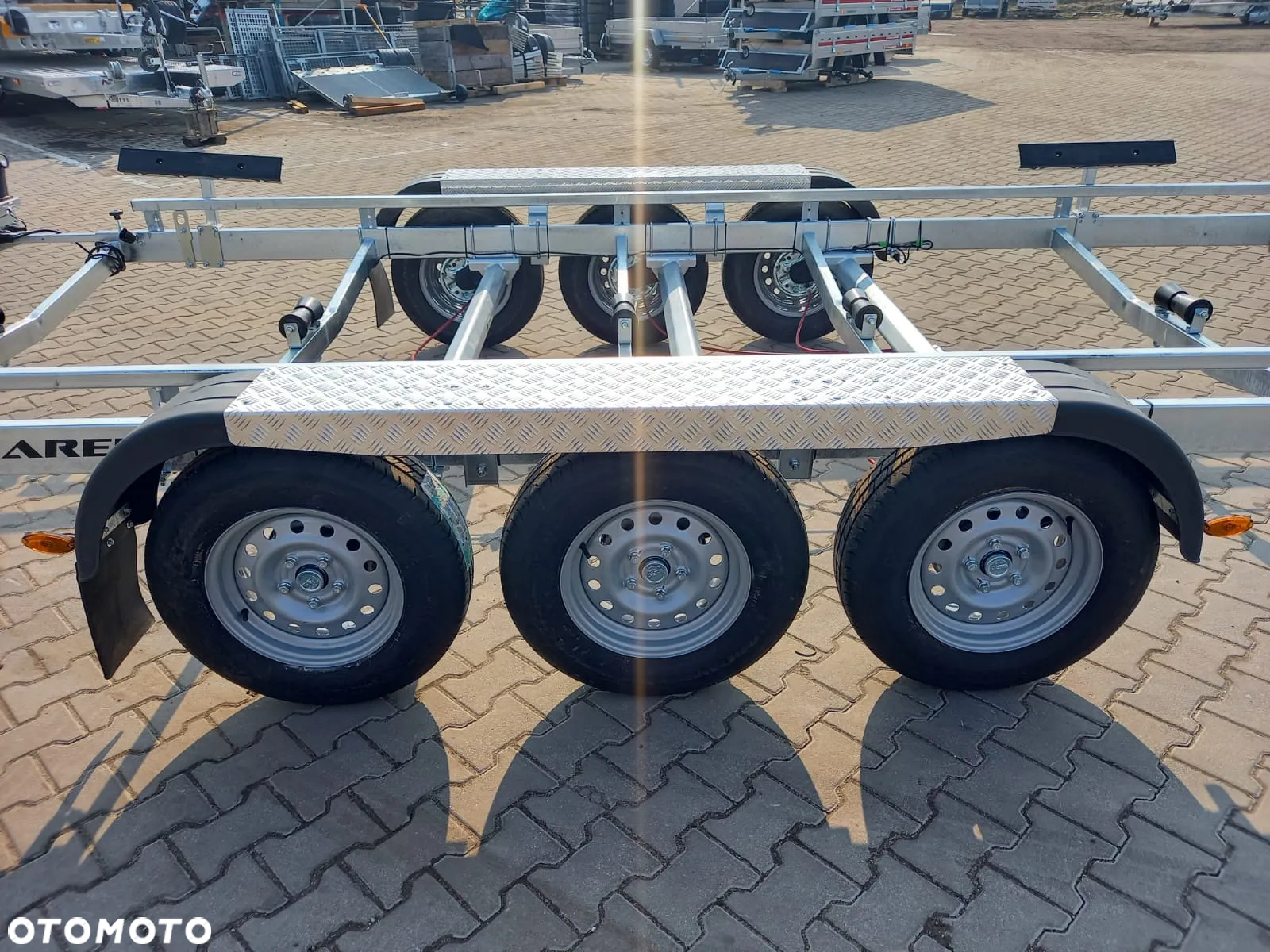 TEMARED DOSTAWA! Przyczepa podłodziowa B35 poszerzana wym. 915x253cm Idealna do transportu łodzi do 9,1m! Podpory płaskie, szeroka, MOCNA! DMC 3500 kg - 20