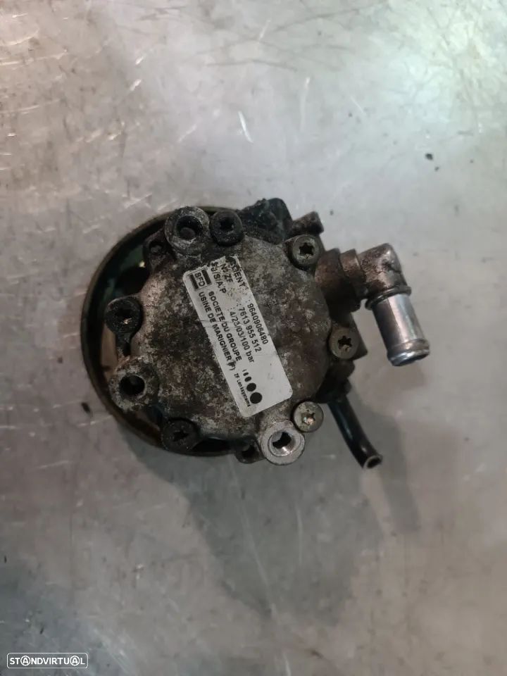 BOMBA DE DIRECÇAO ASSISTIDA PEUGEOT EXPERT / JUMPY / SCUDO 1.9D 2.0HDI 9640906480 - 1