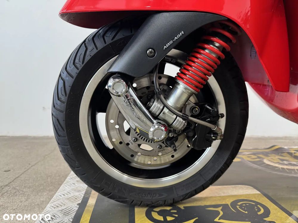 Piaggio Vespa - 18