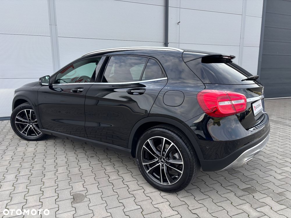 Mercedes-Benz GLA 200 Urban - 17