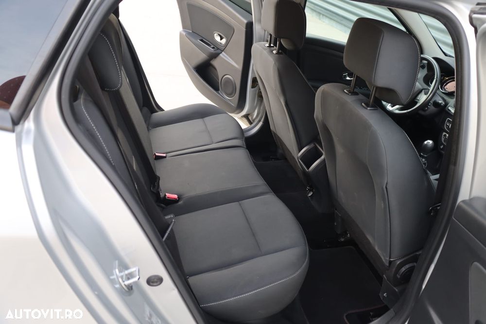 Renault Megane 1.5 dCi Expression - 11