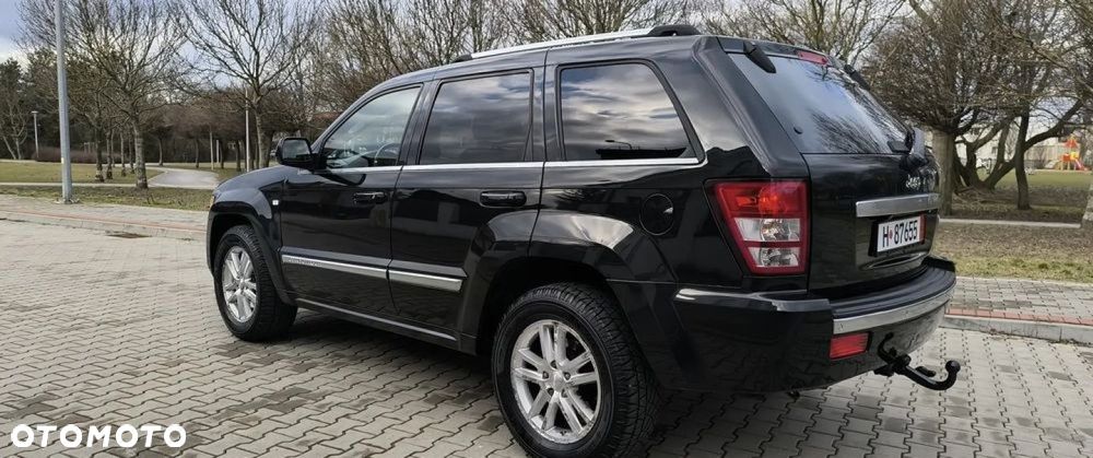 Jeep Grand Cherokee - 34