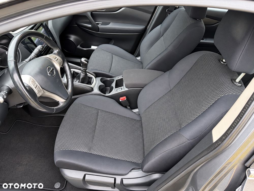 Nissan Qashqai 1.2 DIG-T Visia EU6 - 17