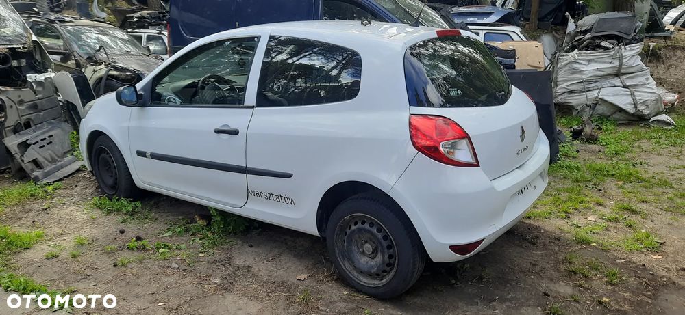 Renault Clio III Clio 3 FL 3 Lakier dv369  tył Belka zderzaka 8200807041 , ślizg mocowanie zderzaka tył 8200290037 8200290041nadkole tył 8200781187 82002891943 8200781186 8200289942 , Nadkole lewy przód 8200289945 - 2