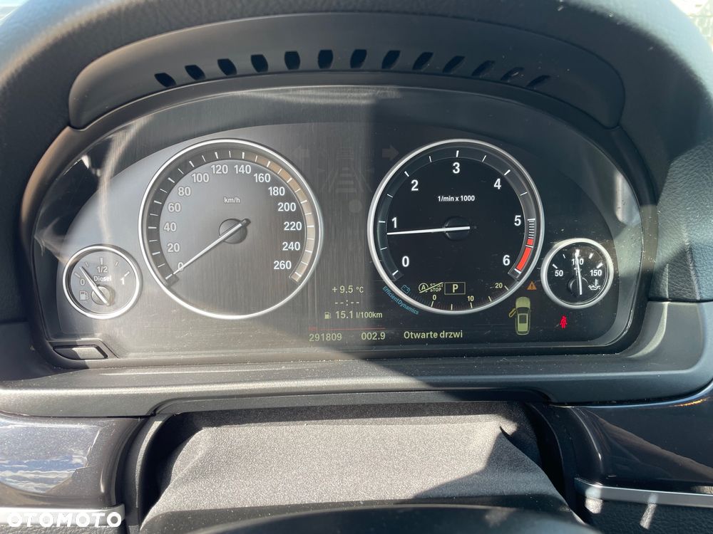 BMW Seria 5 525d Luxury Line - 11