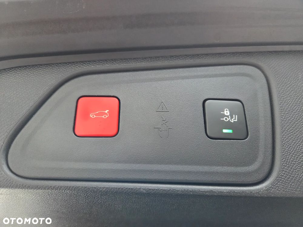 Peugeot 3008 BlueHDi 130 Stop & Start EAT8 Active - 32
