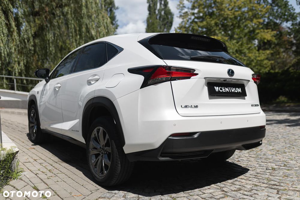 Lexus NX 300h F Sport AWD - 10