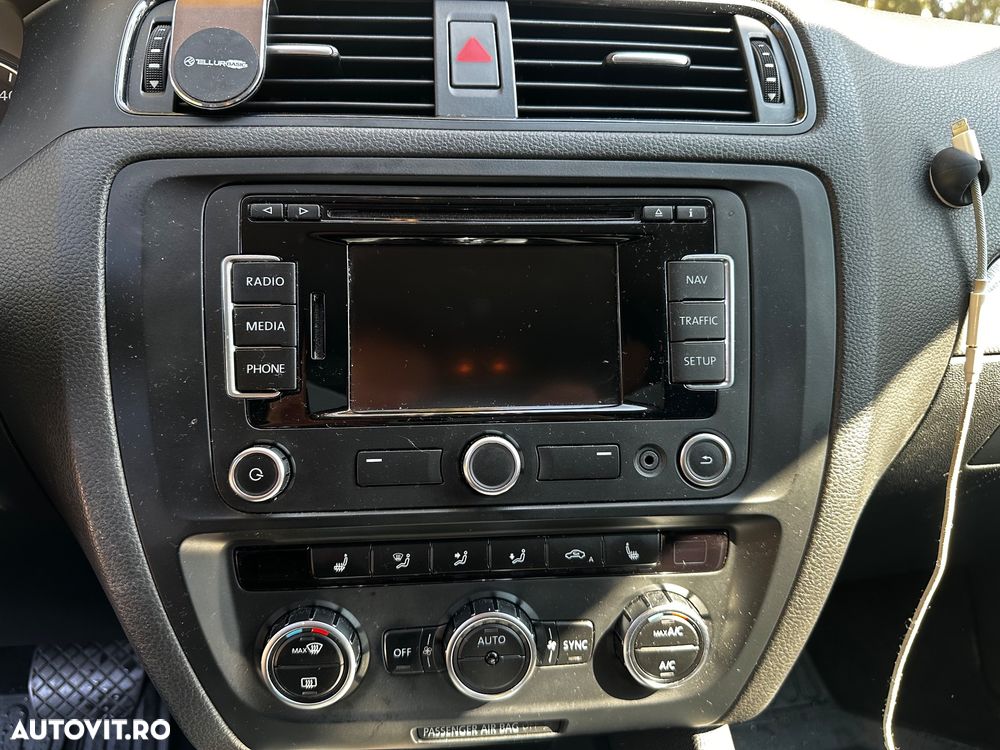 Volkswagen Jetta 1.4 TSI DSG Match - 13
