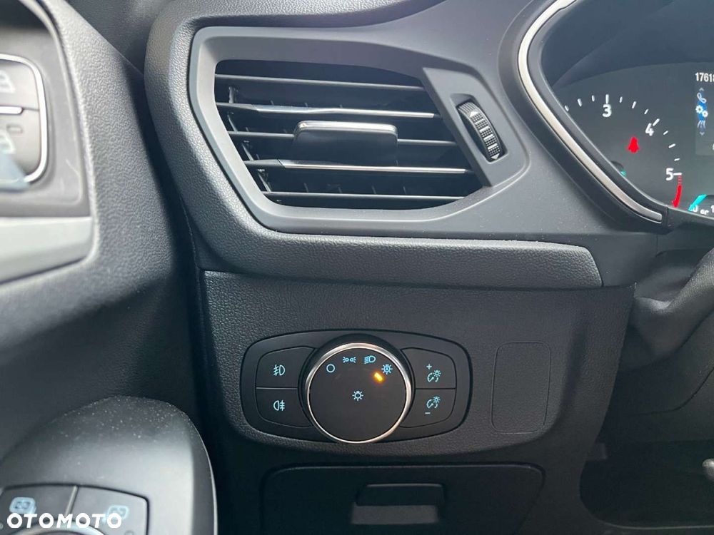 Ford Focus Turnier 1.5 EcoBlue Start-Stopp-System TITANIUM - 21