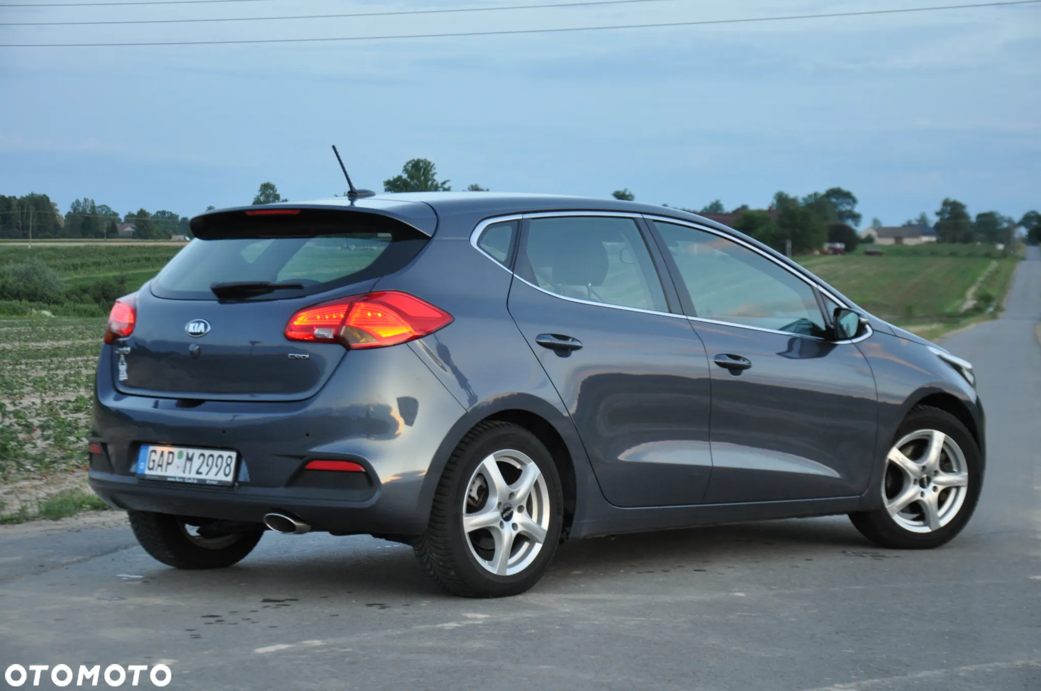 Kia Ceed 1.6 CRDi 128 Fifa World Cup Edition - 3