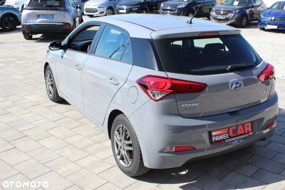 Hyundai i20 blue 1.2 Classic - 9