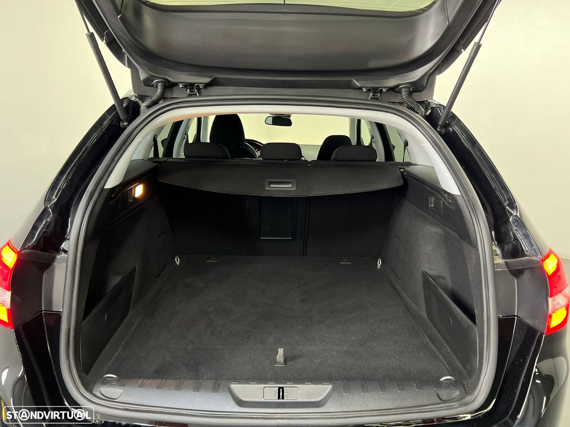 Peugeot 308 SW 1.5 BlueHDi Style - 21