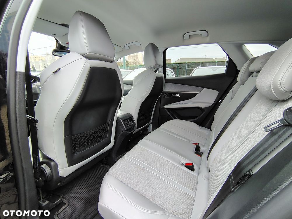 Peugeot 3008 1.2 PureTech GPF Allure S&S - 11