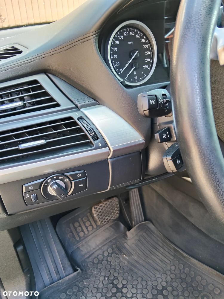 BMW X6 50i xDrive - 10