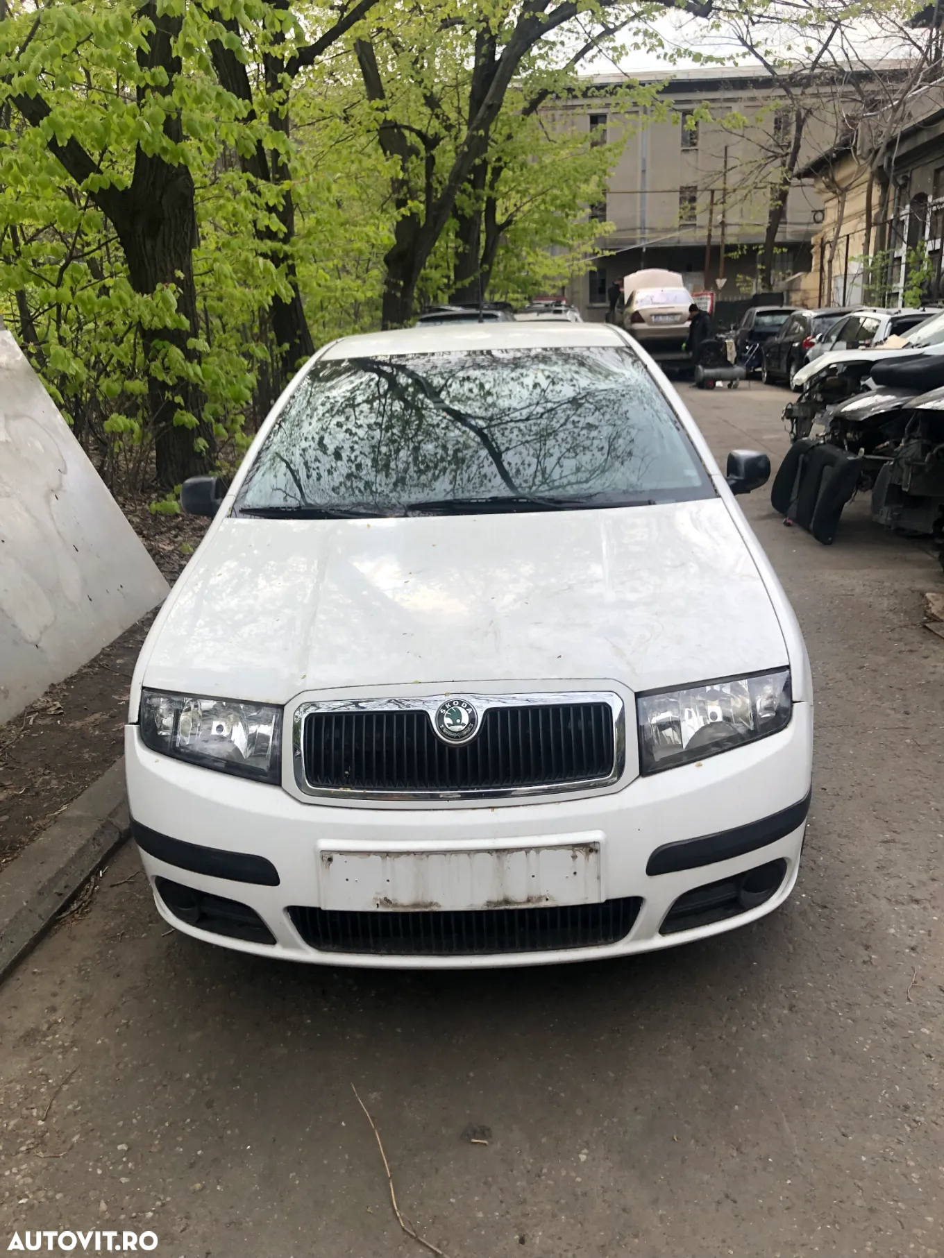 Dezmembrez Skoda Fabia 1 facelift 1.2 benzina BME BMD alb 2006 - 3