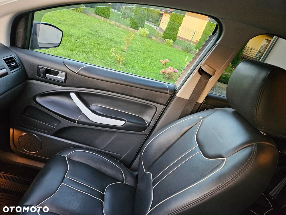 Ford Kuga 2.0 TDCi Individual MPS6 - 29