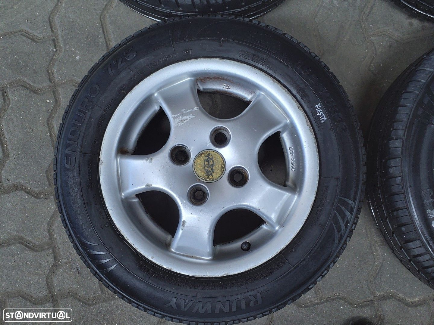 Jantes FORD FIESTA R13 com pneus 165/70 furação 4x108 - 2