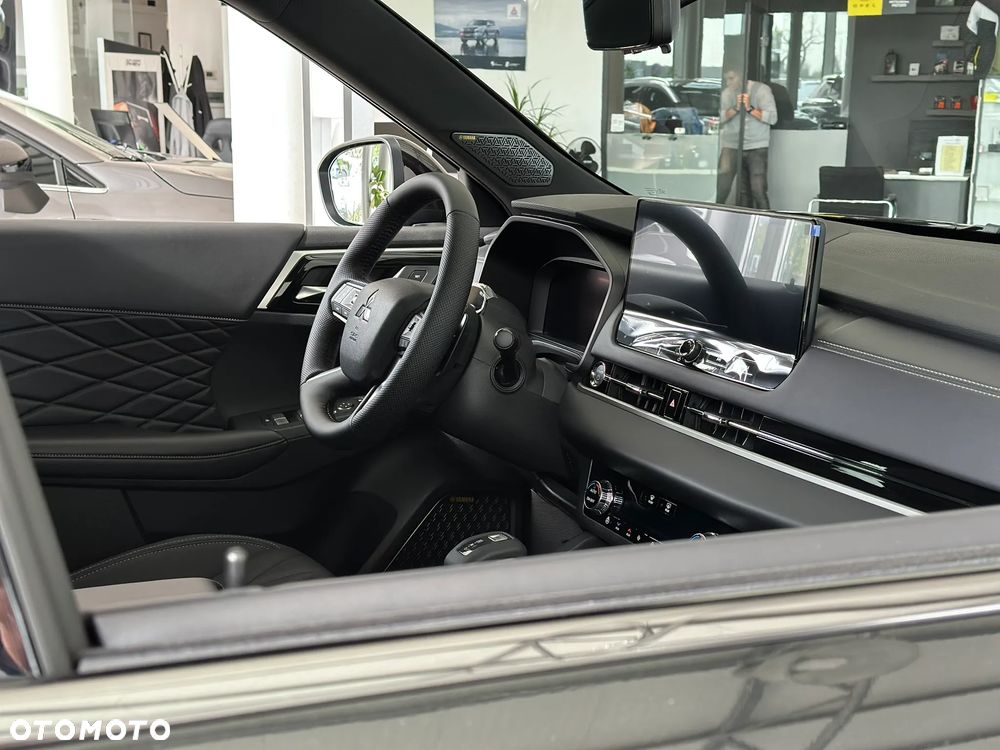 Mitsubishi Outlander Black Edition - 8