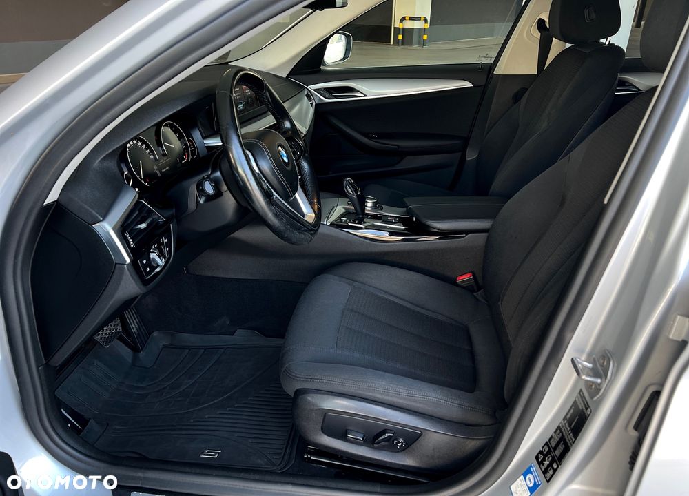 BMW Seria 5 530d xDrive Sport Line - 19