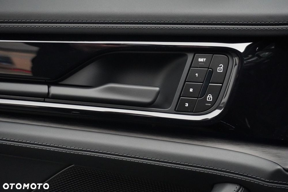 Porsche Panamera GTS - 17