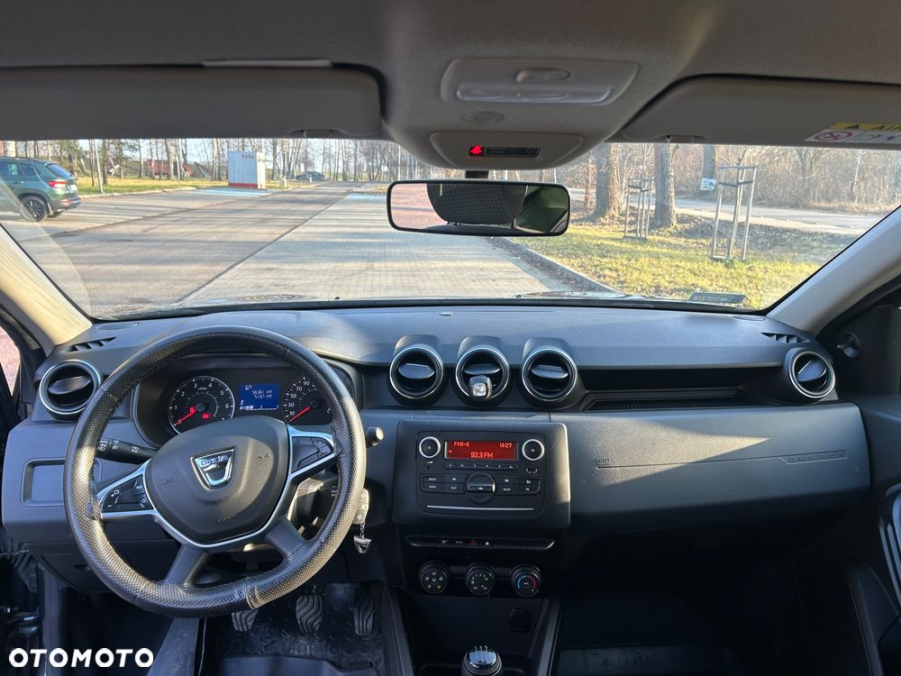 Dacia Duster 1.6 SCe Blackshadow S&S - 13