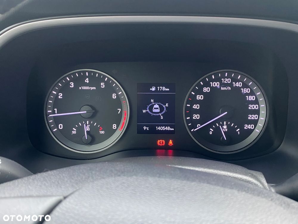 Hyundai Tucson 1.6 GDi 2WD Select - 23