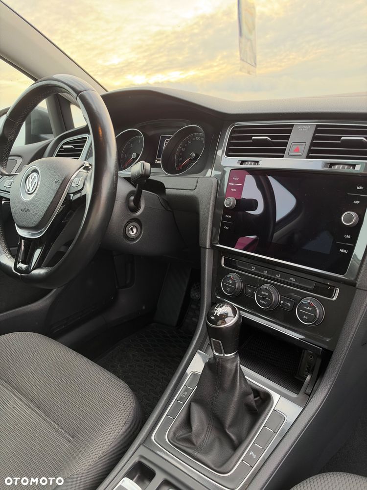 Volkswagen Golf - 17