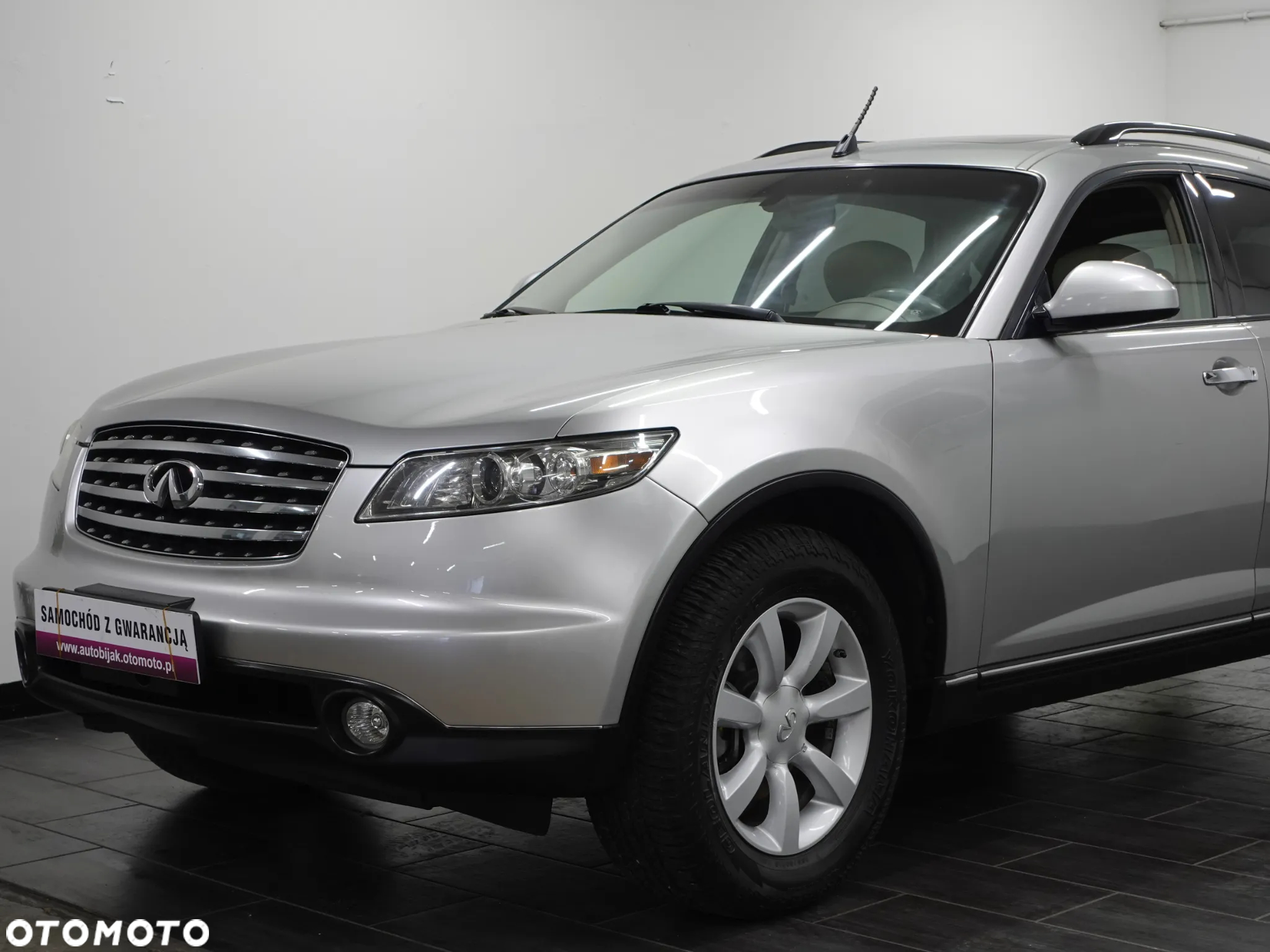 Infiniti FX FX35 - 16