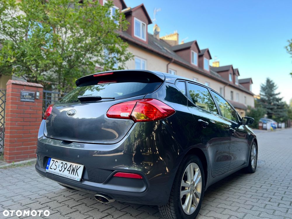 Kia Ceed 1.4 L - 12