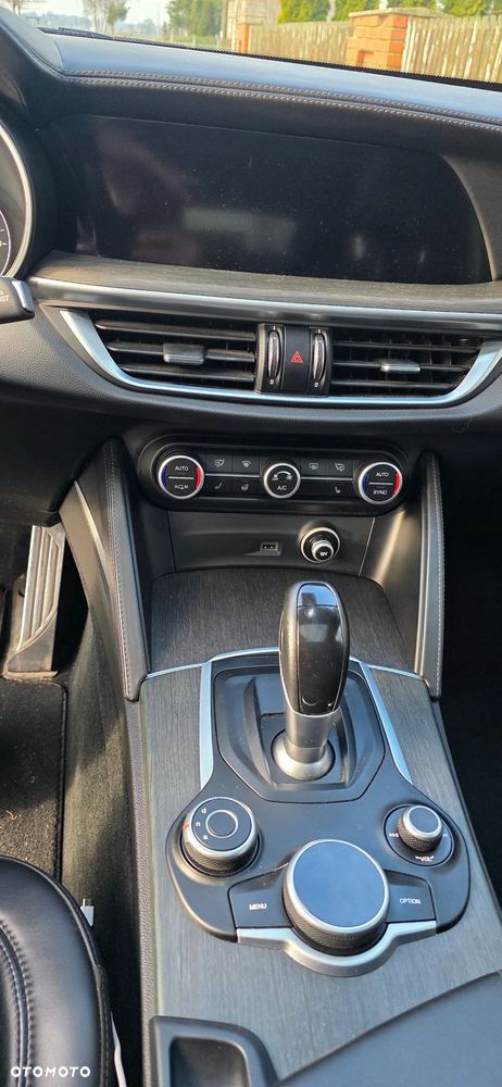 Alfa Romeo Stelvio 2.0 Turbo 16V AT8-Q4 Super - 13