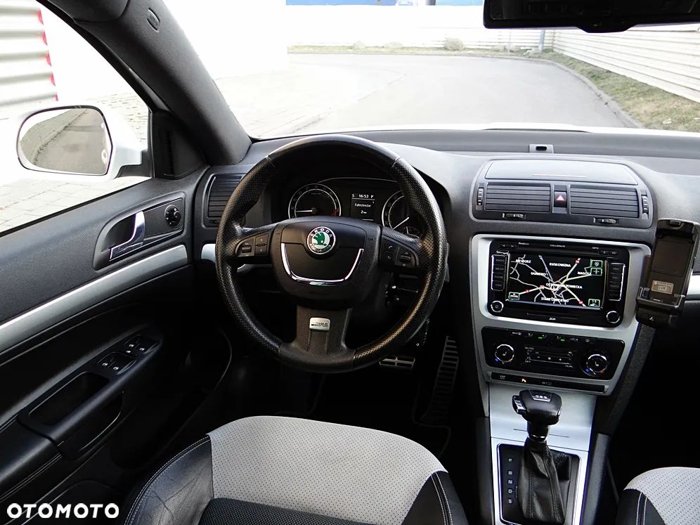 Skoda Octavia 2.0 TDI CR DPF DSG RS - 5