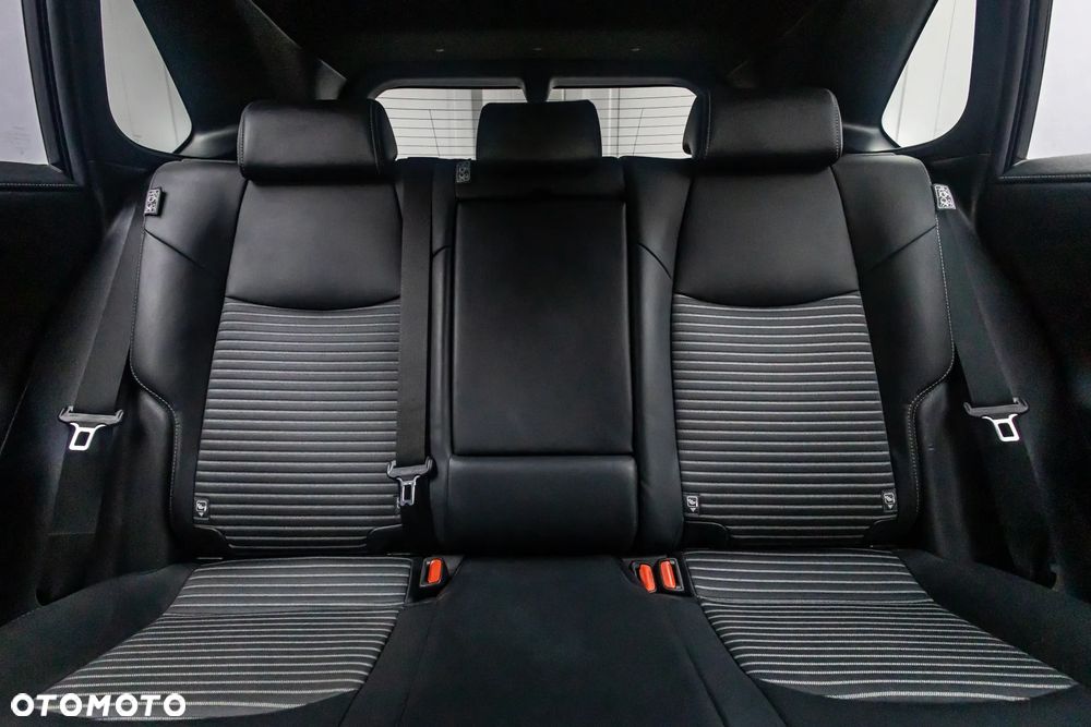 Toyota RAV4 2.5 Hybrid Black Edition by JBL 4x4 - 29