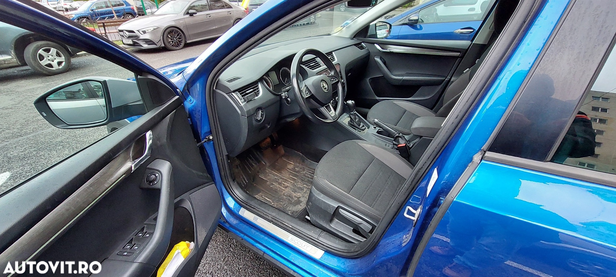 Skoda Octavia Combi Diesel 2.0 TDI 4X4 DSG Scout - 14