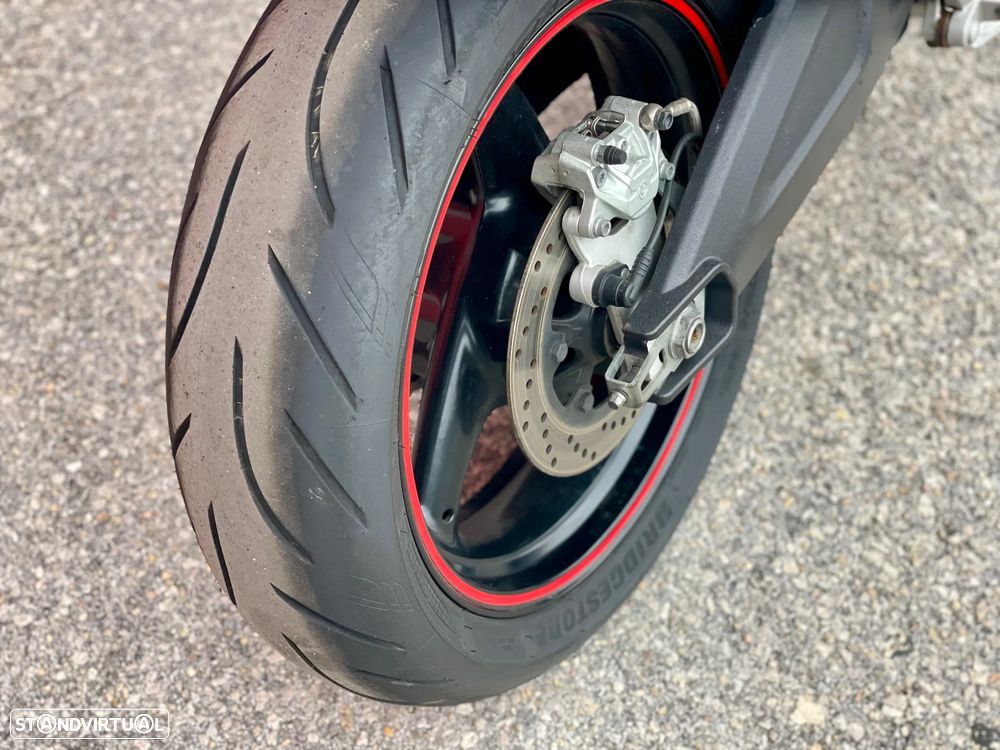 Ducati Monster 696 + - 8
