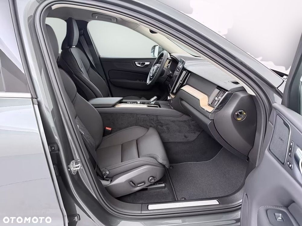 Volvo XC 60 T6 Plug-In Hybrid AWD Plus Bright - 20