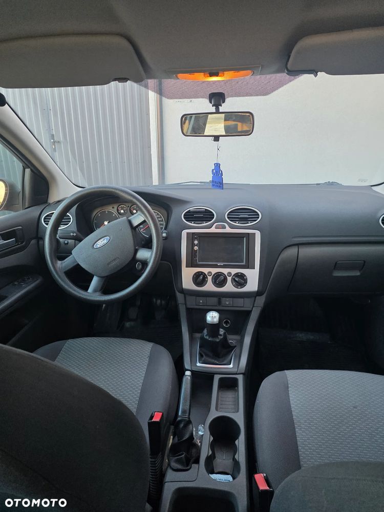 Ford Focus 1.6 TDCi Ambiente - 23