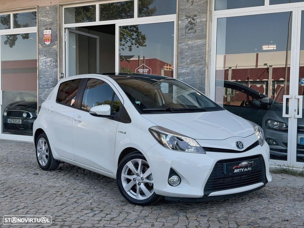 Toyota Yaris 1.5 HSD Comfort +P.Style+Navi - 12