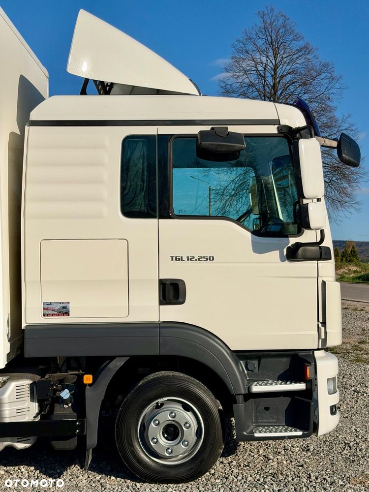 MAN TGL 12.250 / KONTENER / IZOTERMA / WINDA / 2017R / EURO 6 / LIFT  / SPROWADZONY / ZADBANY  / E6 / 17 PALET - 9