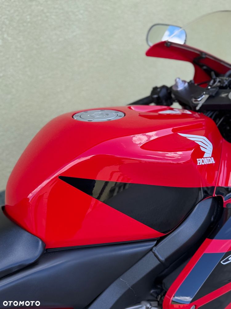 Honda CBR - 16