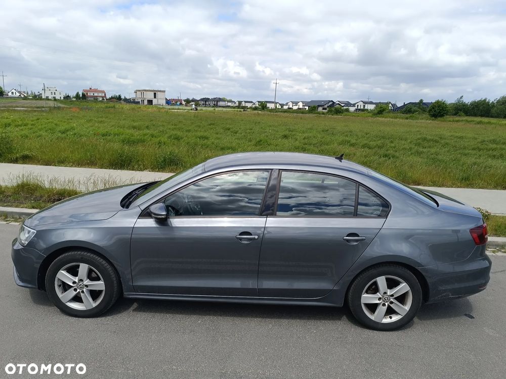 Volkswagen Jetta 1.2 TSI BMT Comfortline - 10