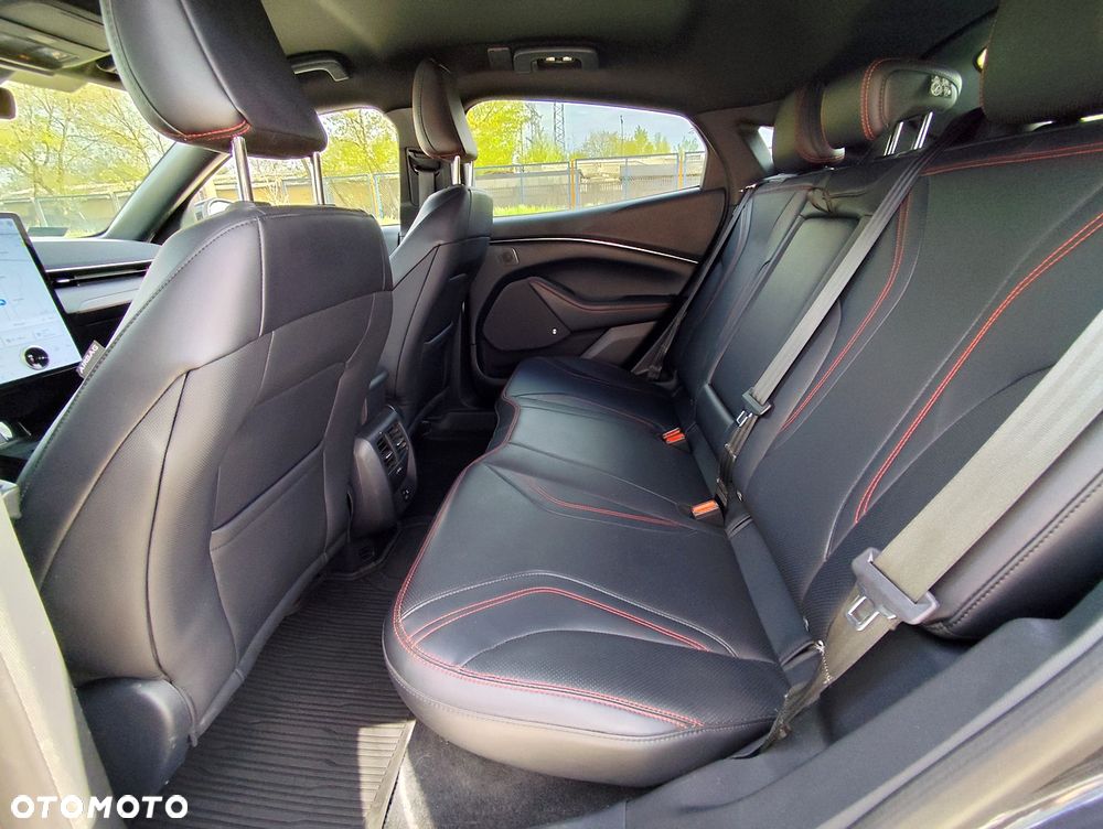 Ford Mustang Mach-E 91 kWh AWD Premium - 8